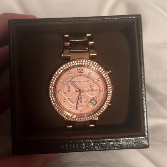 Michael Kors Women's Parker Rose Gold & Tortoise Watch MK5538 - Picture 2 of 8